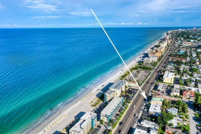 Sunset Beach Suites St. Pete Beach Exterior foto