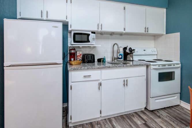 Sunset Beach Suites St. Pete Beach Exterior foto