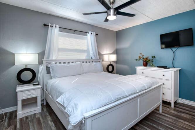 Sunset Beach Suites St. Pete Beach Exterior foto