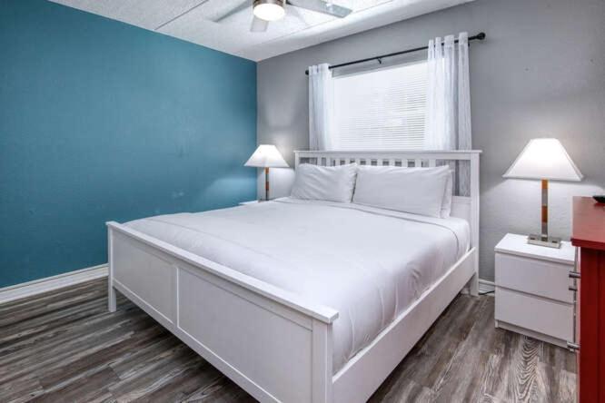 Sunset Beach Suites St. Pete Beach Exterior foto