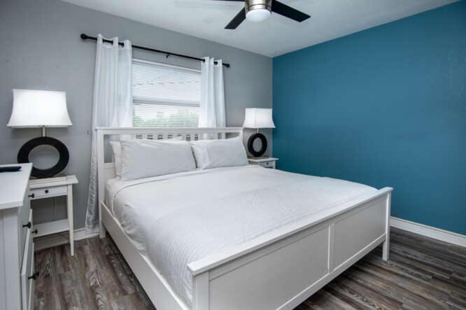 Sunset Beach Suites St. Pete Beach Exterior foto
