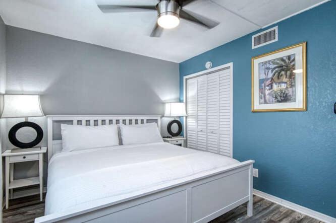 Sunset Beach Suites St. Pete Beach Exterior foto